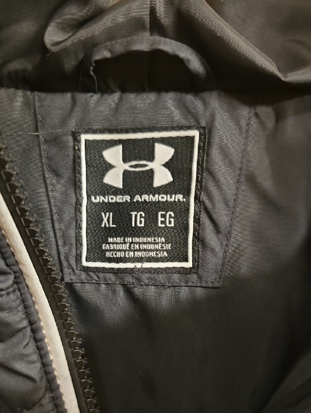 Under Armour Black Quilted Half-Zip Hooded Pullover - Picture 2 of 4
